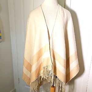JustFab Cream and Tan Shawl with Fringe. Soft and Cozy. One‎ Size.
